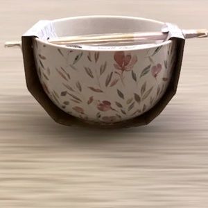 Ceramic noodle bowl and wooden chopsticks